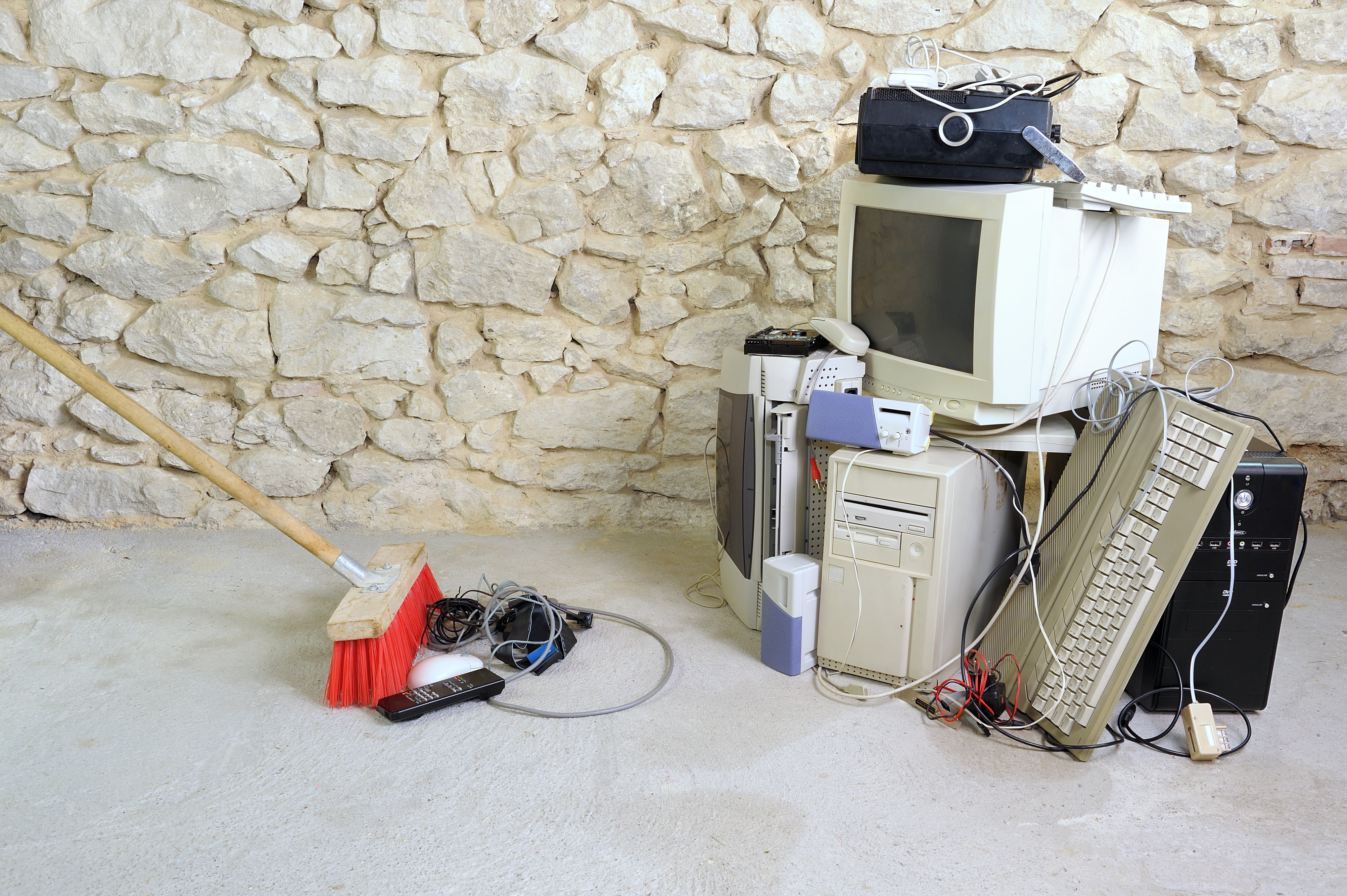 Examples of Waste Electrical and Electronic Equipment (WEEE)