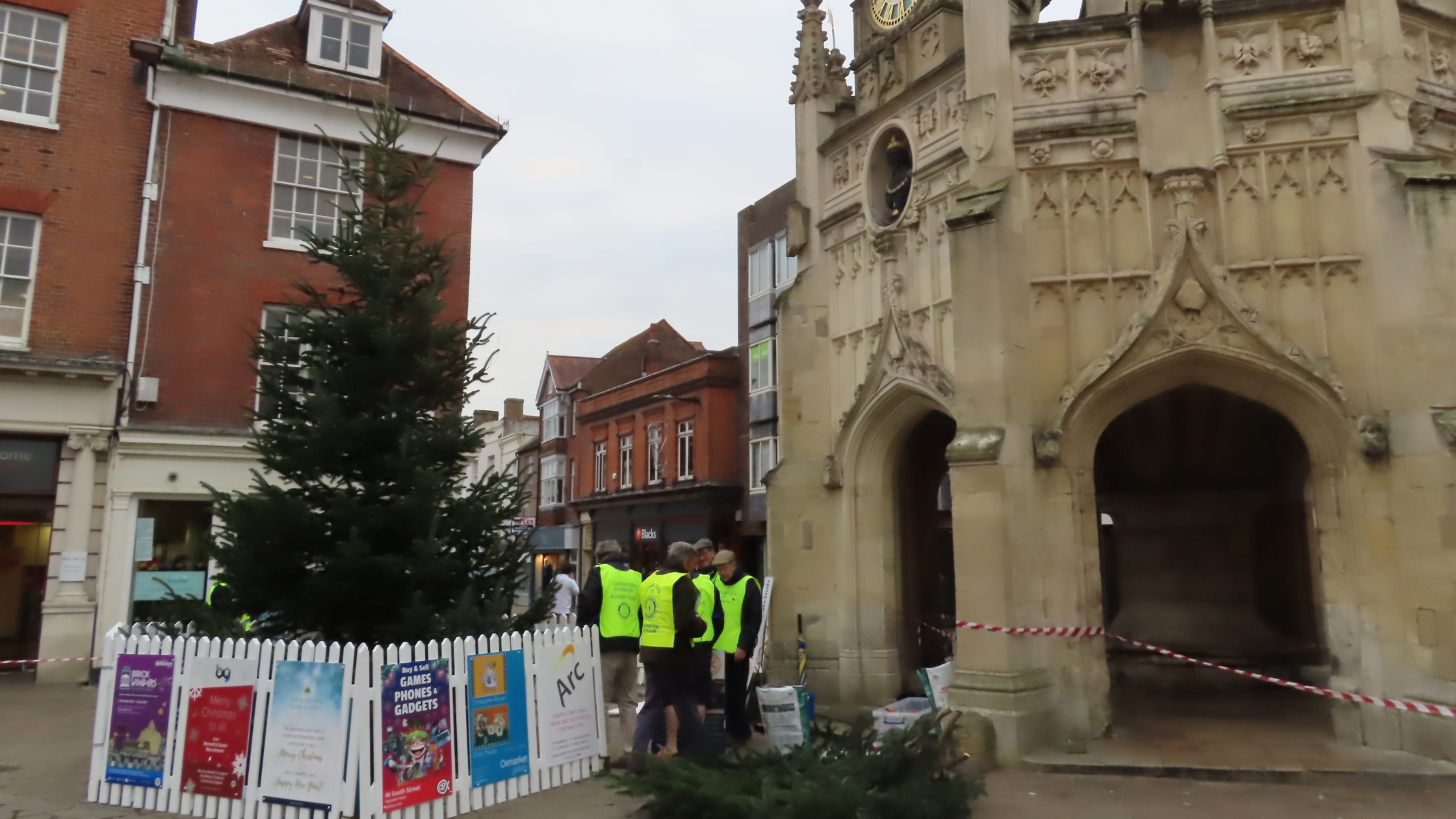 Chichester’s Tree of Goodwill being installed