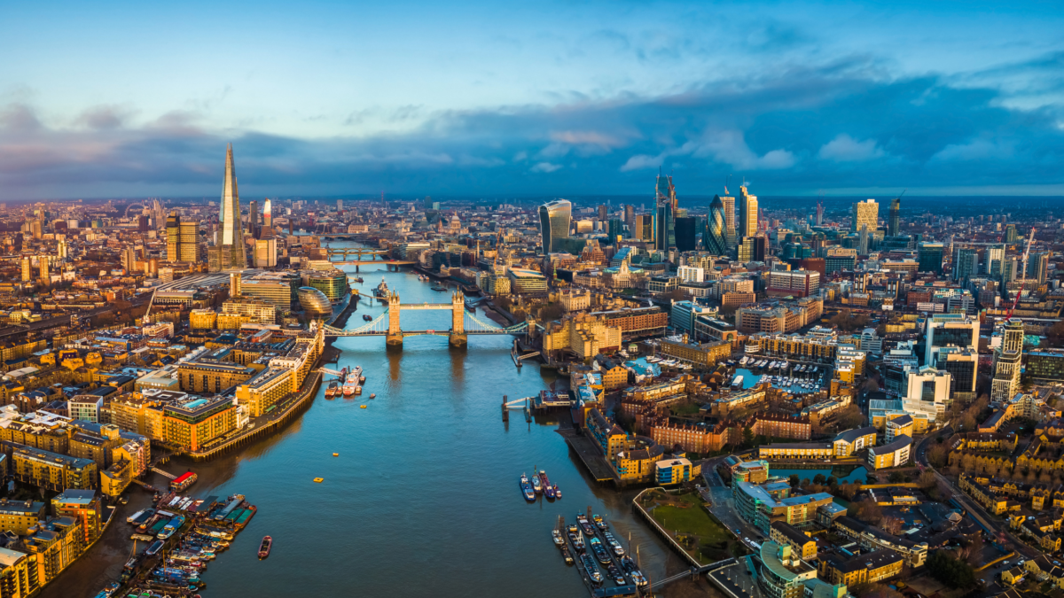 Sustainable waste in cities: View over River Thames showing London landscape