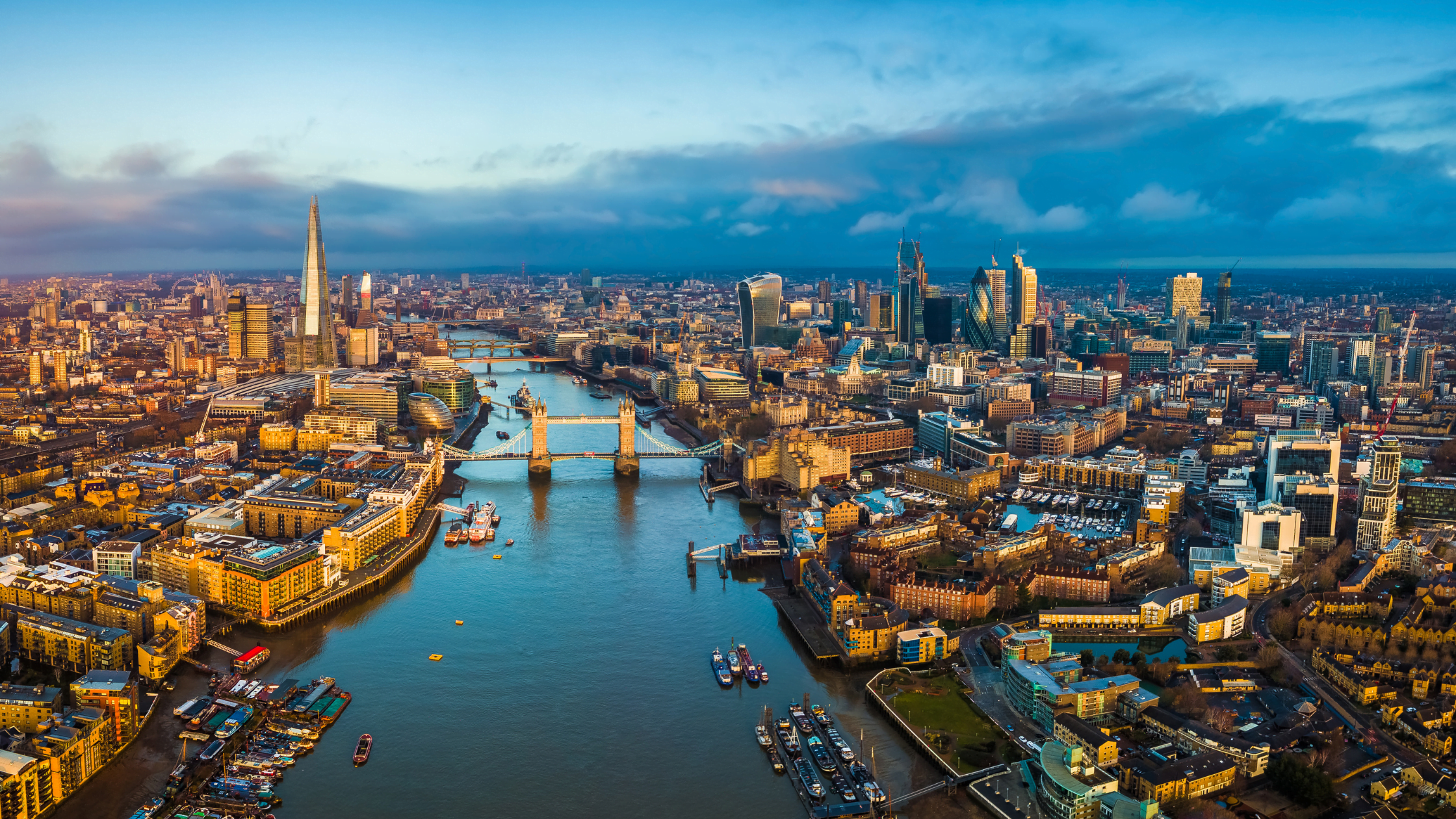Sustainable waste in cities: View over River Thames showing London landscape